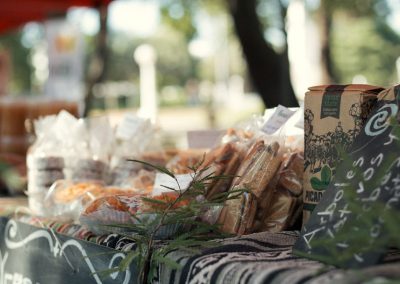 Mesa con productos artesanales